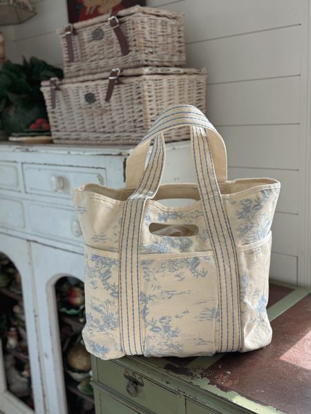 The cutest tote in all of the lands! 

#LTKHome #LTKSeasonal #LTKGiftGuide
