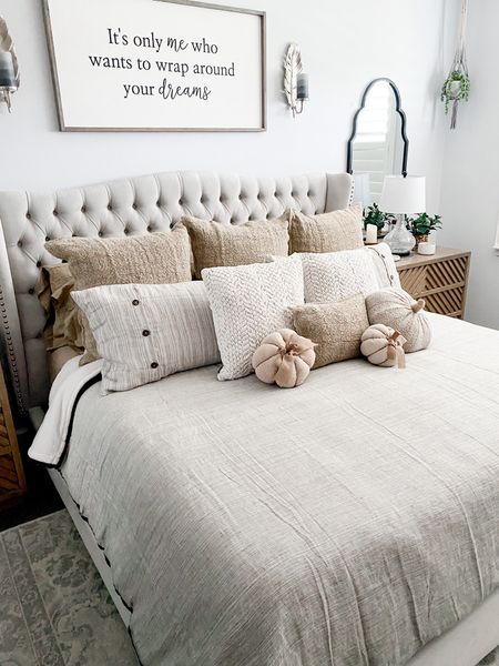 Neutral bohemian fall bedroom with linen bedding and pumpkin pillow lots of cozy fall layers 

#fallbedroom #cozybedding #neutralbedroom #linenbedding 

#LTKhome #LTKSeasonal #LTKstyletip