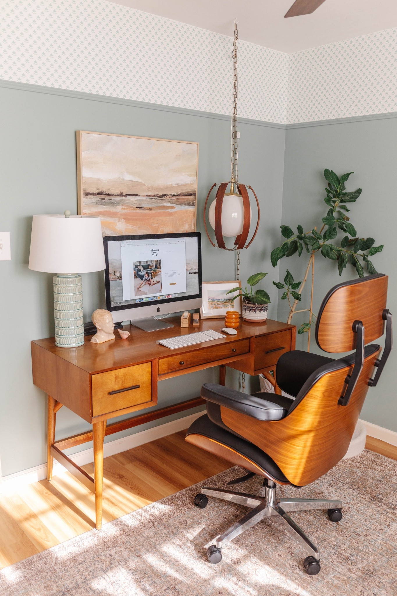 One more week of work to go before I’m off for the rest of the year! In the meantime, you’ll find me here finishing up last-minute deadlines 😊🧡👩🏻‍💻 Shop my mod home office décor and furniture here!

#LTKHome #LTKFindsUnder100 #LTKdayinmylife