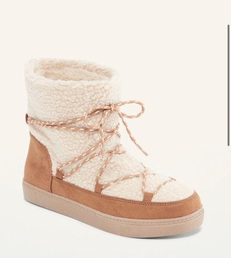 Sherpa boots on sale!!

#LTKCyberweek #LTKshoecrush #LTKGiftGuide