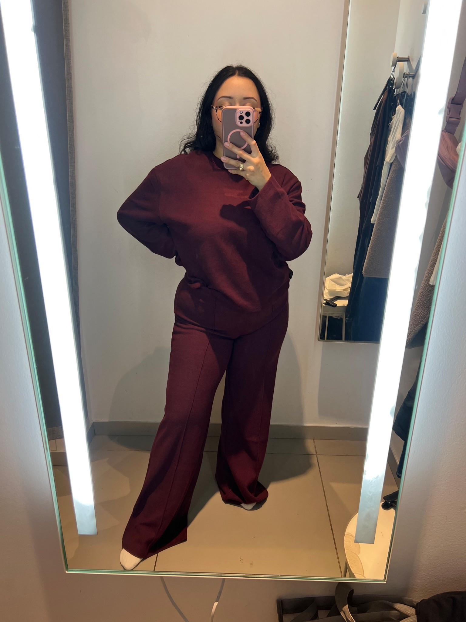 Matching long-sleeve cozy set for fall and winter ❄️ Soft, warm, and so flattering — my go-to for chillier days. Full set 🔗 in my LTK so you can shop the look easily!

4’11 Petite | 140lbs
Size references:
Top: Small
Bottoms: Medium

#LTKPetite #LTKootd #LTKgrwm