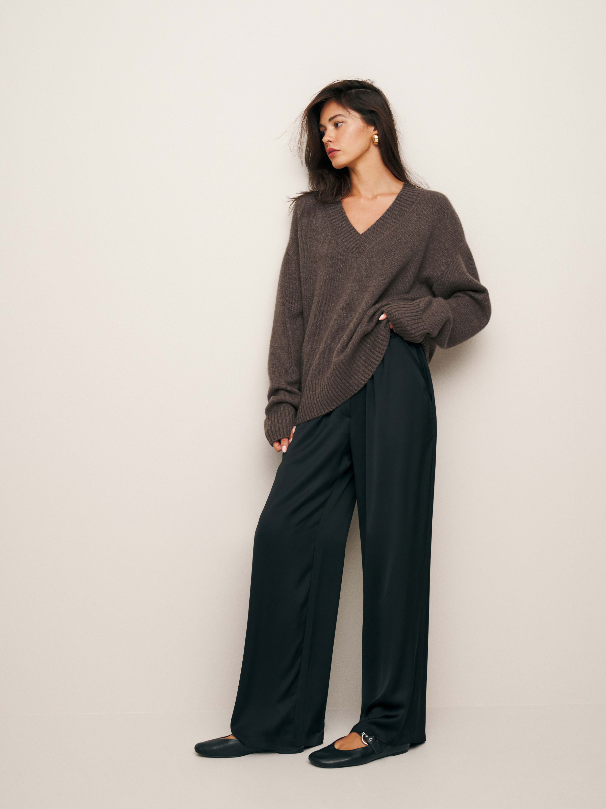 Jadey Cashmere Oversized V-neck Sweater | Reformation (Global)