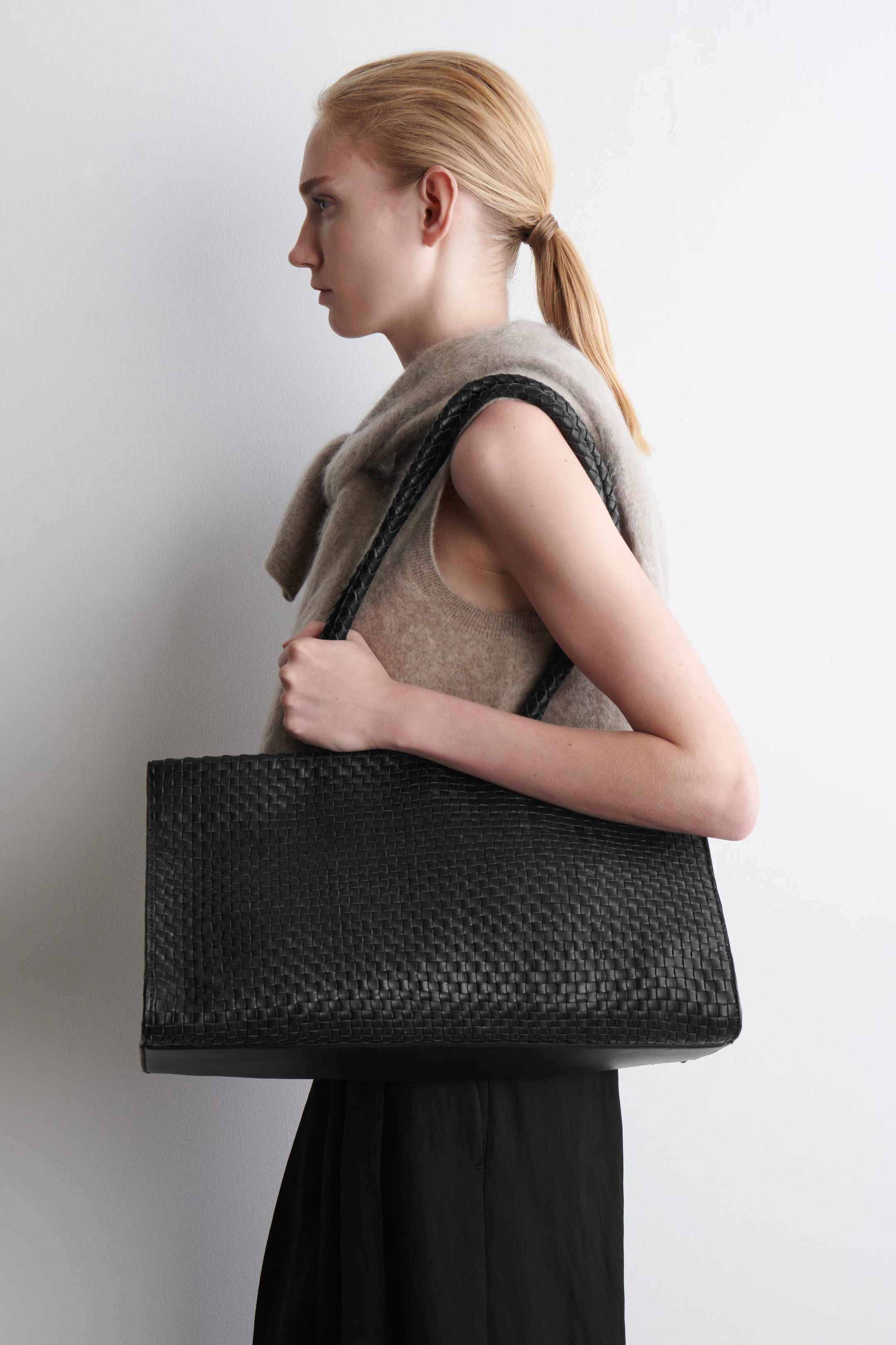 GALLERY HAND-WOVEN TOTE BAG - LEATHER - BLACK | COS | COS UK