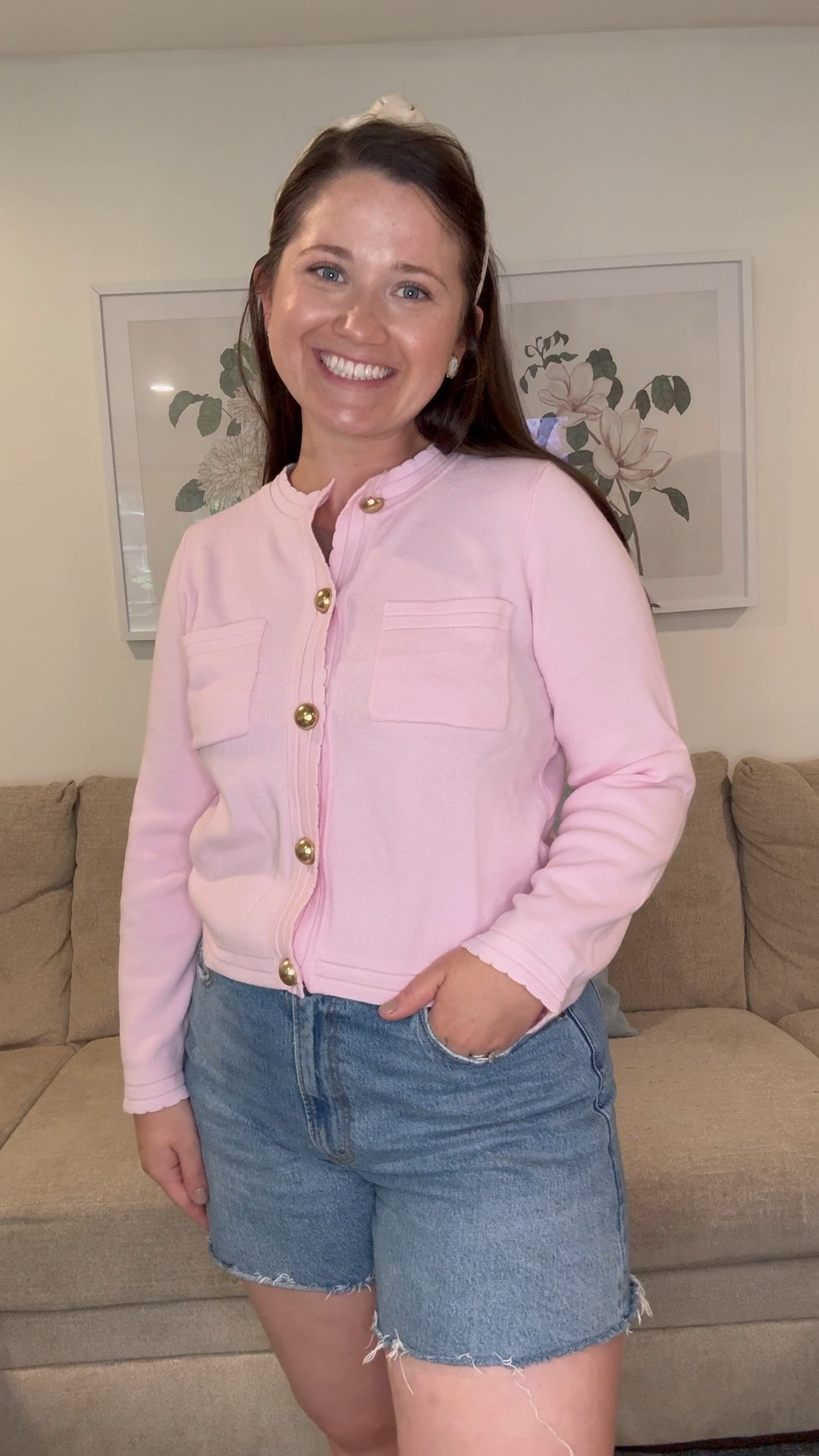 Pink cardigan. Spring outfits 