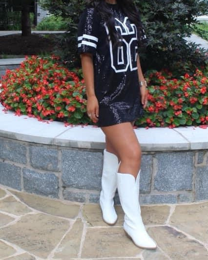 Sparkles x Jersey >>

#LTKU #LTKSeasonal #LTKGiftGuide