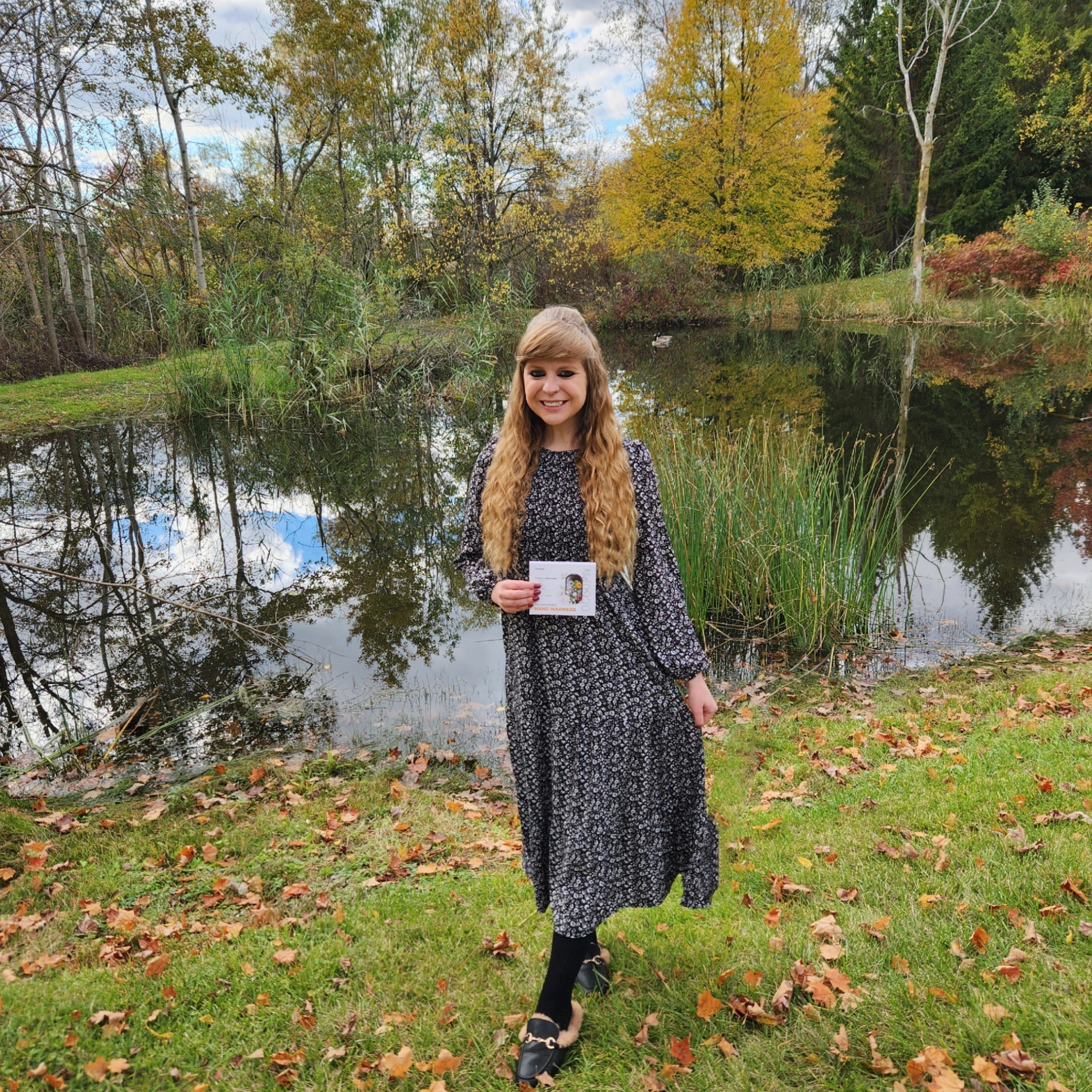 #ad With @Ocoopa_Official, Staying Warm Is More Than Just Beating The Cold🥶It Is Making Every Moment More Comfortable, More Coloful & More You😁This Is @Ocoopa_Official x Artists In Bloom🎨Exclusive Designer Prints With Tactile Embossed Texture; Stylish, Durable & Unique, Making It The Perfect Winter Gift❄️🎁#Sponsored #Ocoopa #HandWarmer #OcoopaHandWarmer #WinterMustHave #Amazon #AmazonFinds 

