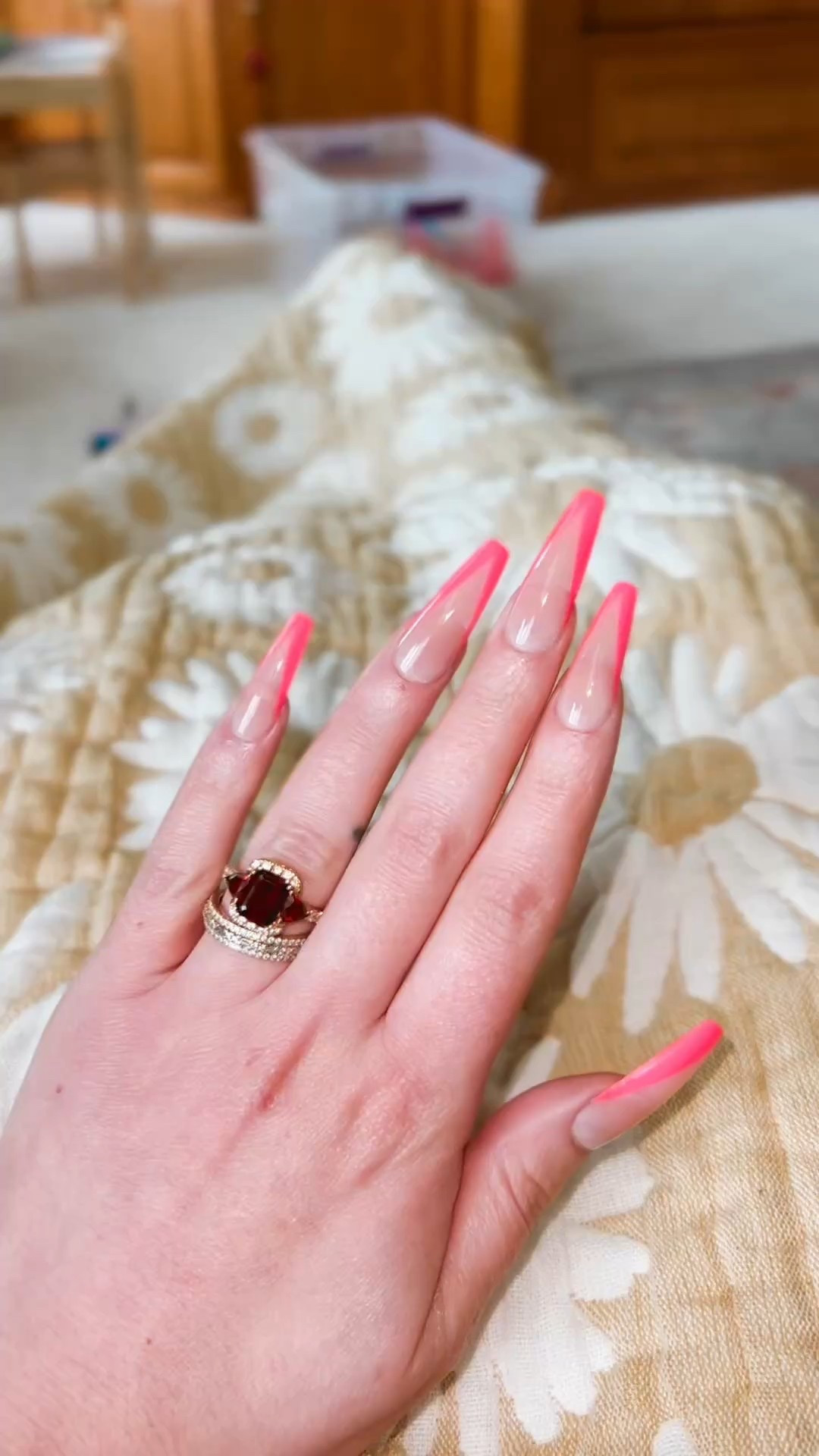 A new set of press on nails! 🌻

#LTKSeasonal #LTKWatchNow #LTKBeauty