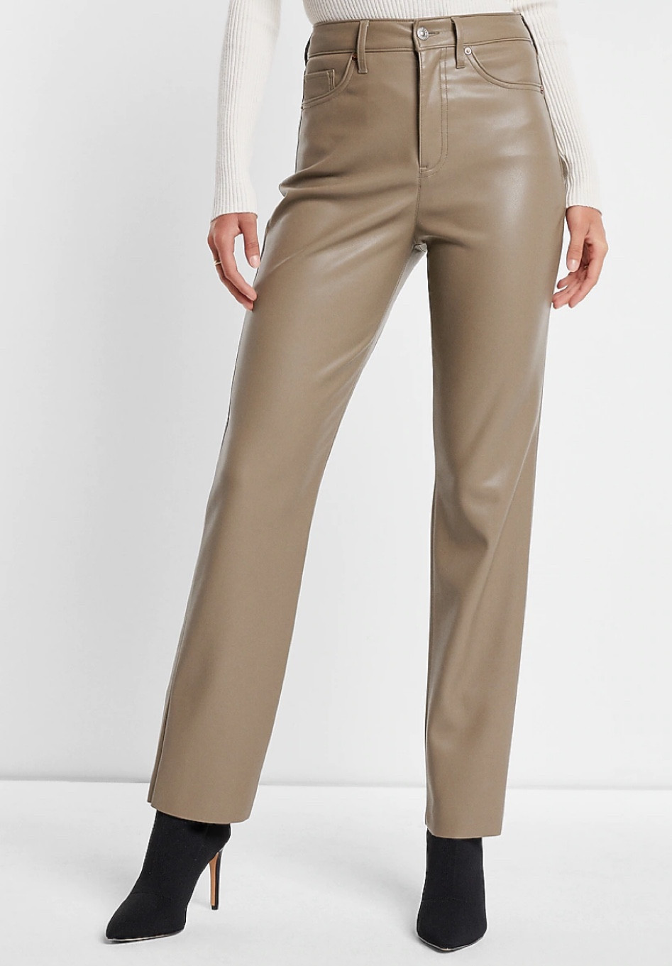 #express
#workwear
#trending
#leatherpants

#LTKunder50 #LTKsalealert #LTKSeasonal