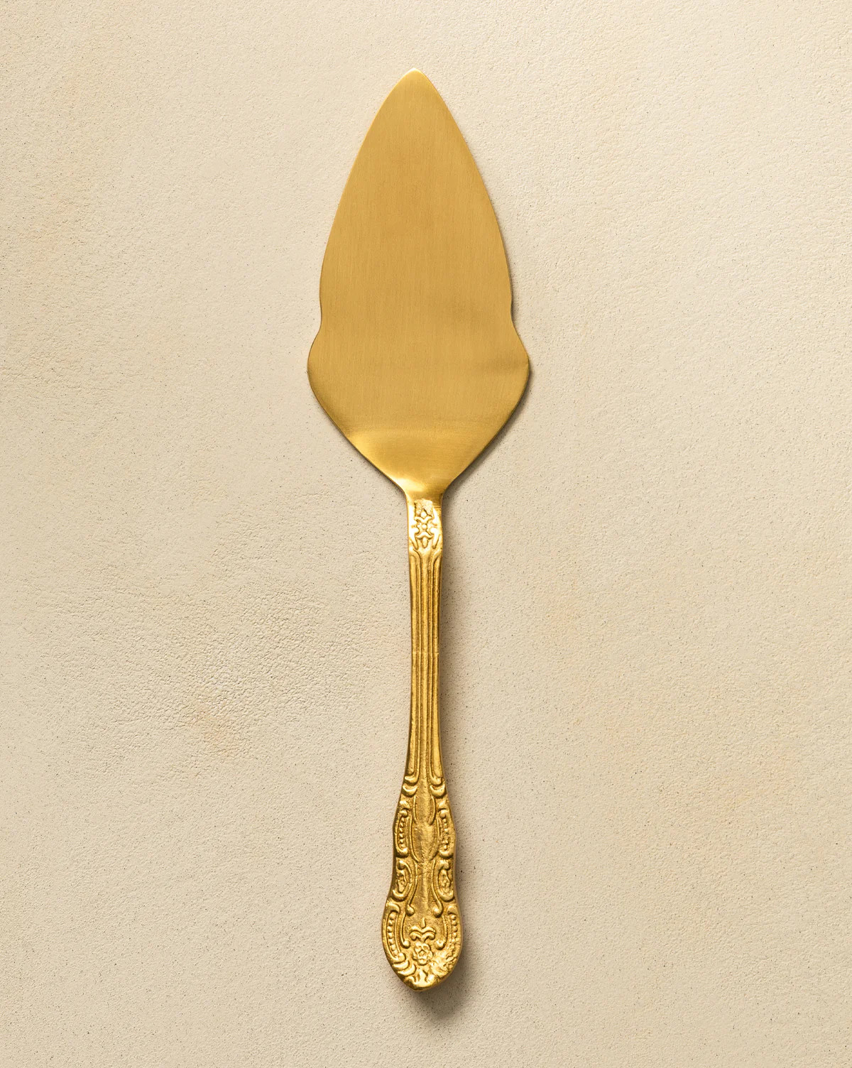Brass Cake Server with Drawstring Bag | McGee & Co. (US)