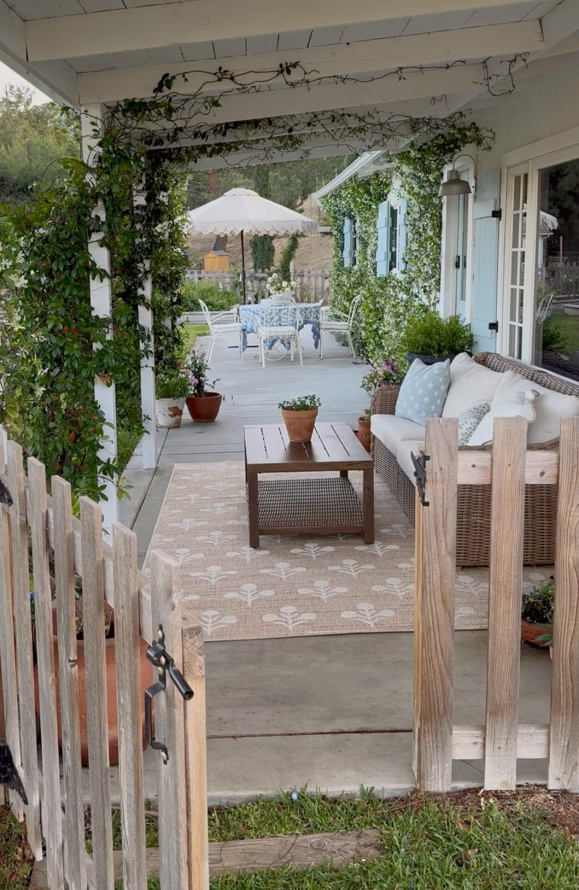 Summer patio of my dreams with these beautiful Birch Lane pieces! #mybirchlane #birchlanepartner