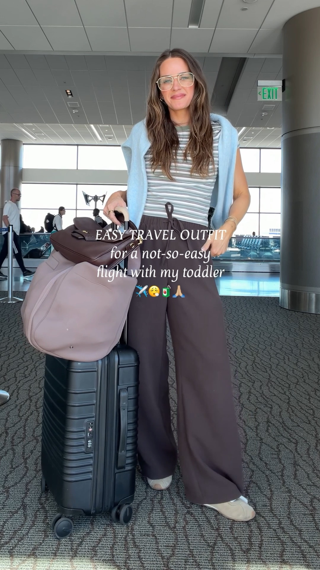 Easy travel outfit to go to battle against my toddler on a plane. ✈️ 

Use code: LAURENROSCOPF for 50% off your first two months of Vivrelle (where my bag is from). 

Sizing: S top, S sweater, S pants

#LTKTravel
