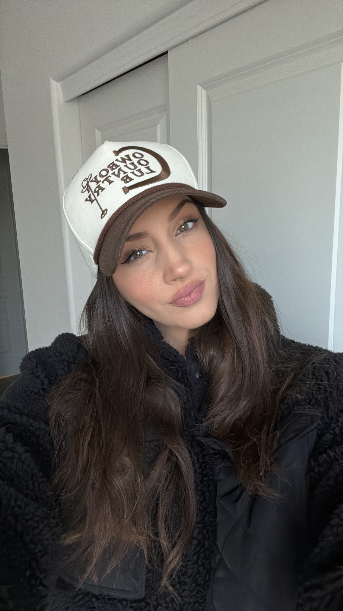 Proud member of the Cowboy Country Club 🤠 Found the cutest Sendero hat here in Idaho, saving me from washing my hair 🤷🏻‍♀️😂