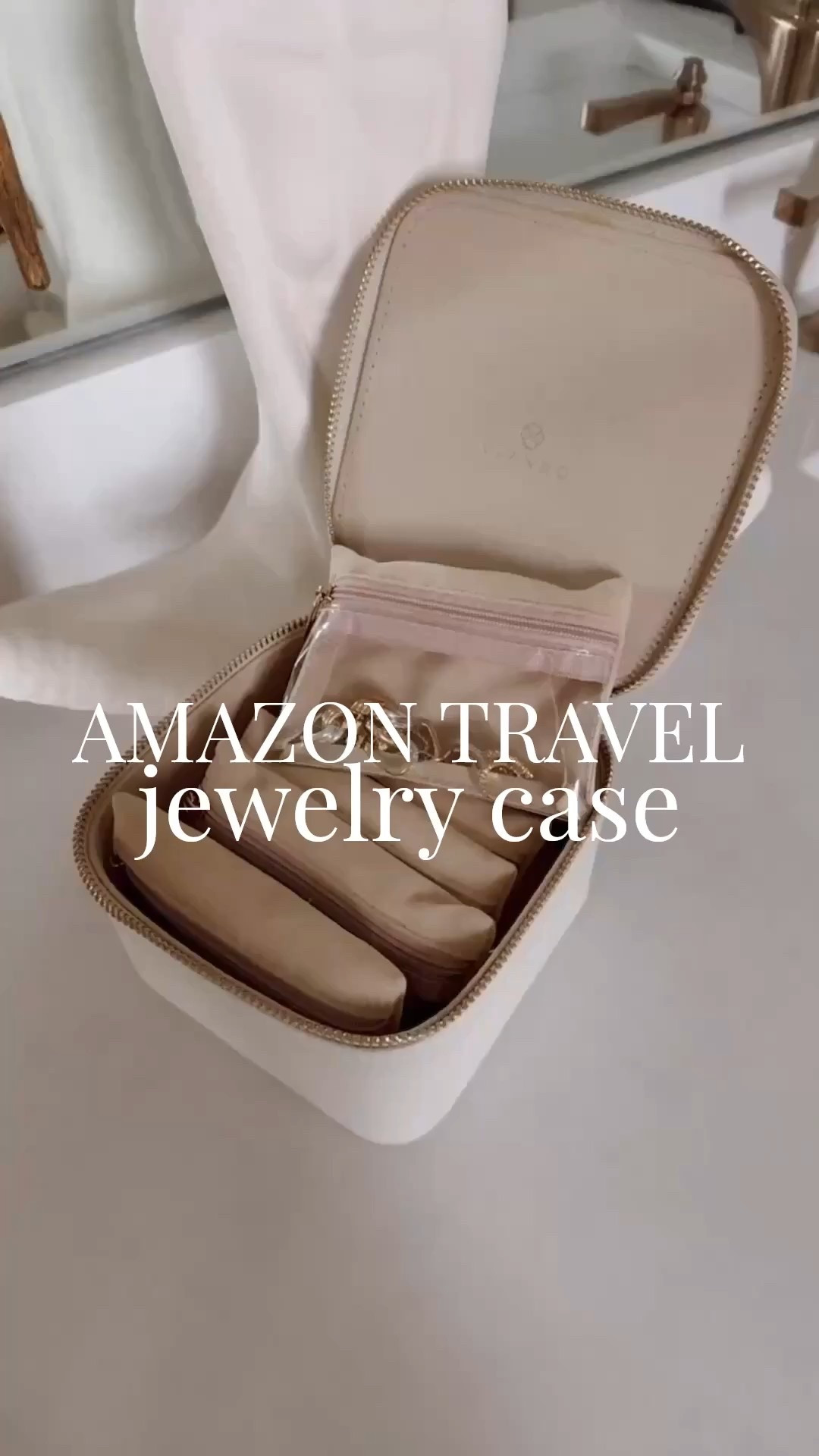 My travel Amazon jewelry case🫶🏻

Travel organizers, jewelry case, gift idea, travel bag, jewelry travel bag, organizer, travel organizer, Almostreadyblog, Amanda west

#LTKTravel #LTKBeauty