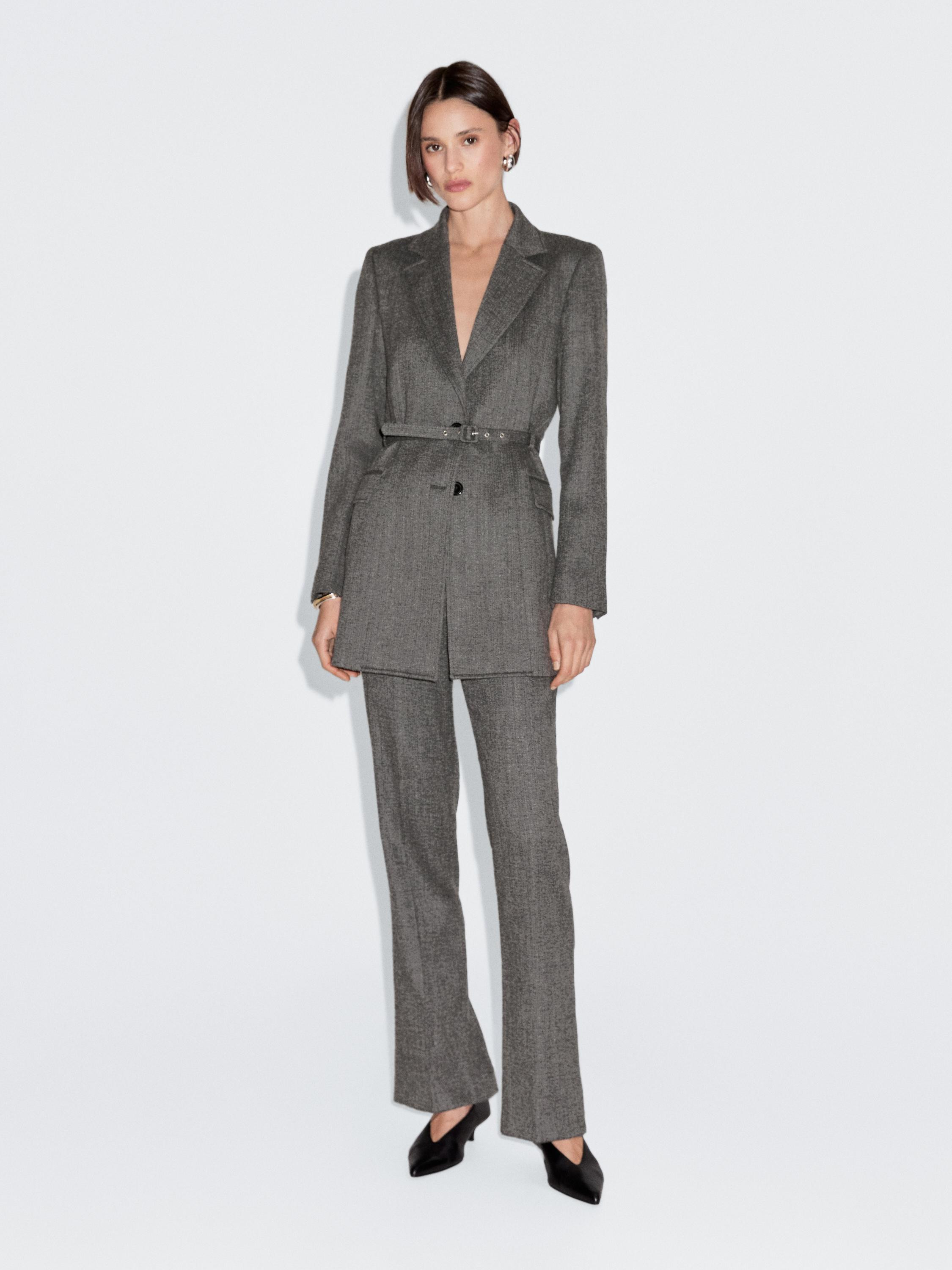 Suit trousers made of wool-blend fabric. Slightly fitted silhouette, providing a more defined and... | Massimo Dutti UK
