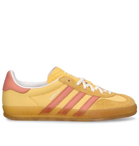 

Adidas gazelle -  size down 1/2 or 1 size 
Sneakers 
Adidas 
Spring outfit 
Summer outfit 
Vacation 
Travel 
 #ltkstyletip #ltktravel #ltkshoecrush 