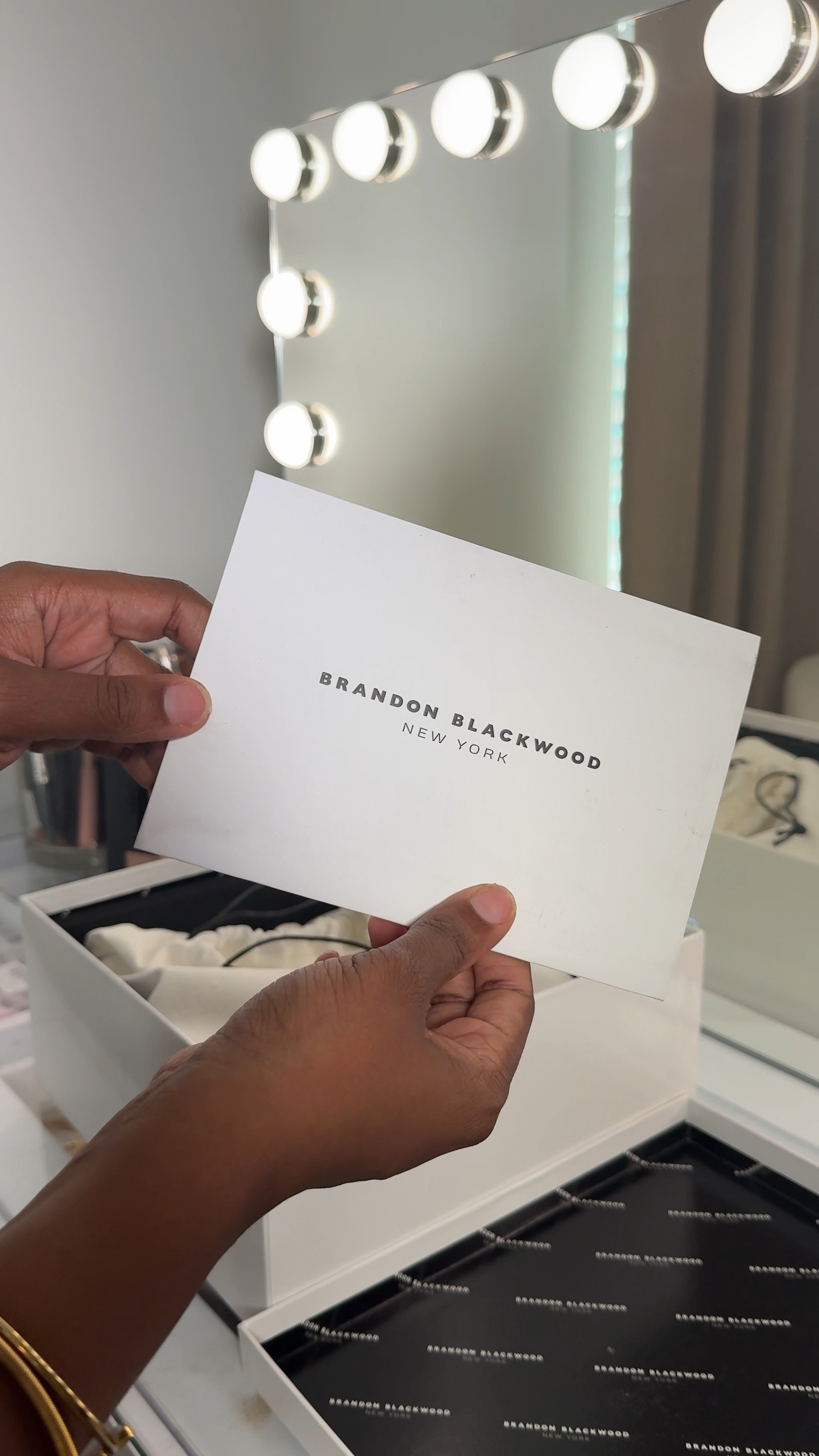 ASMR UNBOXING of my newest Brandon Blackwood purchase x ☺️✨

This bag is small but mighty. So beautiful! I am in love dolls. I can’t wait to find the perfect Sunny’s for this bag too. Can we say CLOSET STAPLE 


Fall bag unboxing, Brandon Blackwood, Black Designer Handbags, Unboxing

#LTKVideo #LTKSeasonal #LTKGiftGuide