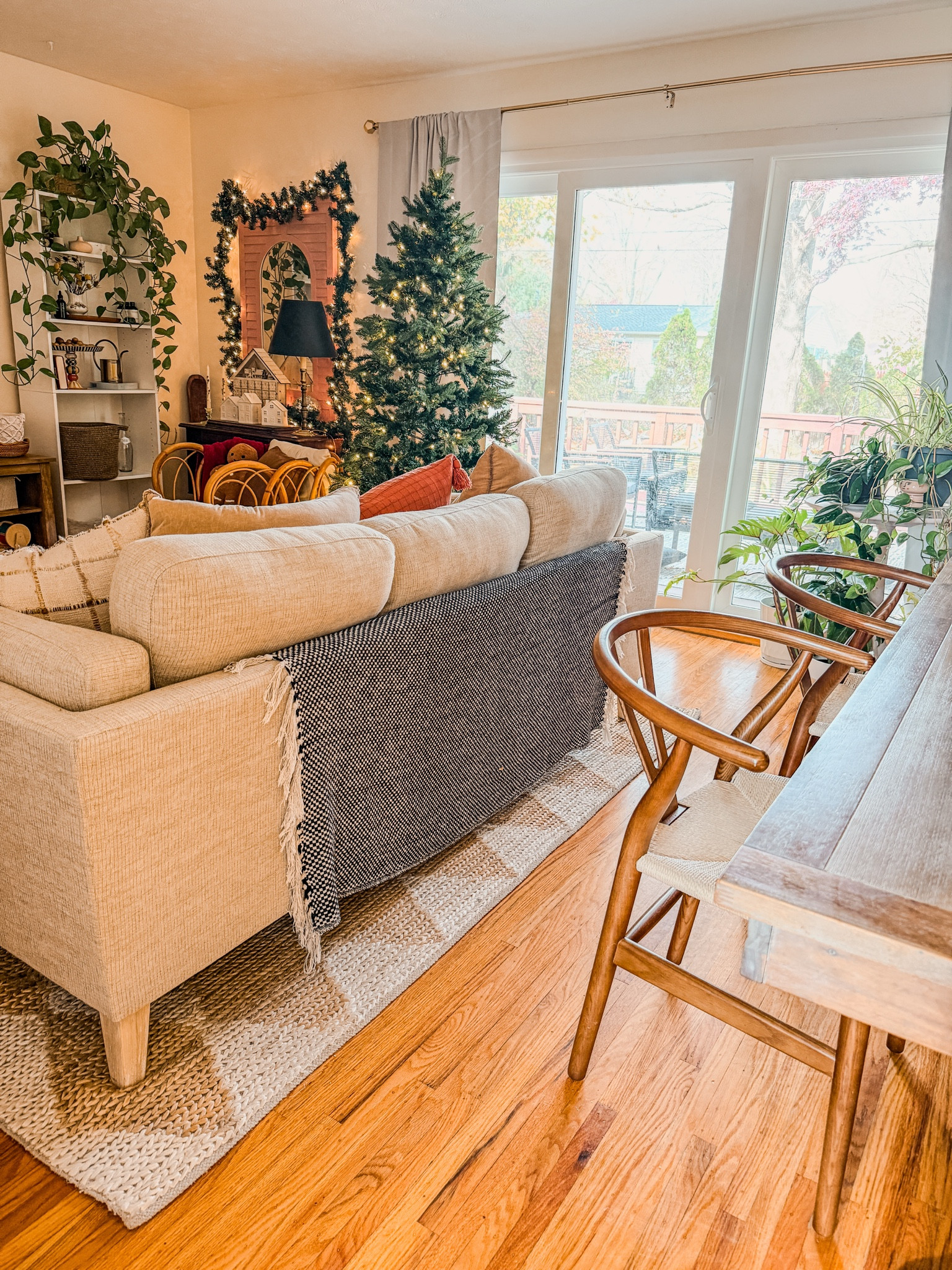 Christmas decor in the living room. Fake tree is so good from Wayfair with lots of light settings!



#LTKHoliday #LTKSeasonal #LTKHome