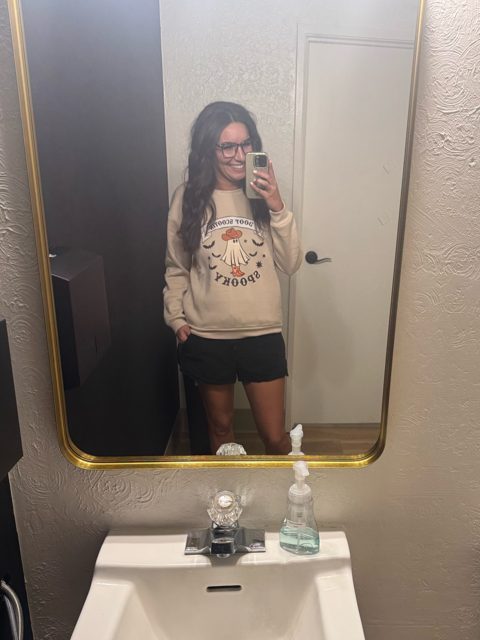obsessed with this sweatshirt 👻🤠

#LTKSeasonal #LTKHalloween #LTKFindsUnder50