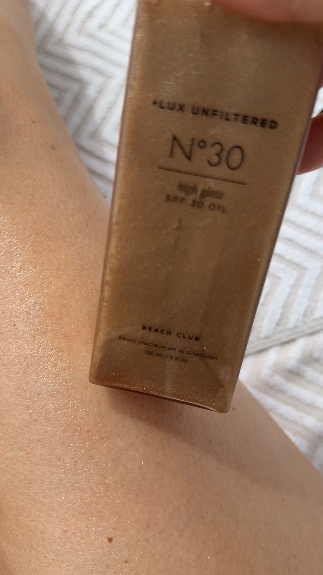 This spf 30 oil smells amazing love the subtle glow! 

Face sunscreen that melts into your skin without a trace 


#LTKFindsUnder50