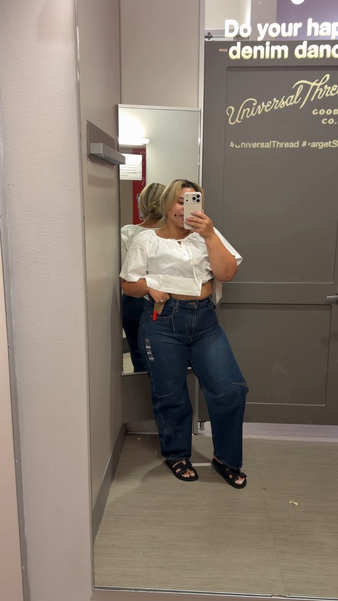 New barrel jeans find

#LTKootd #LTKMidsize