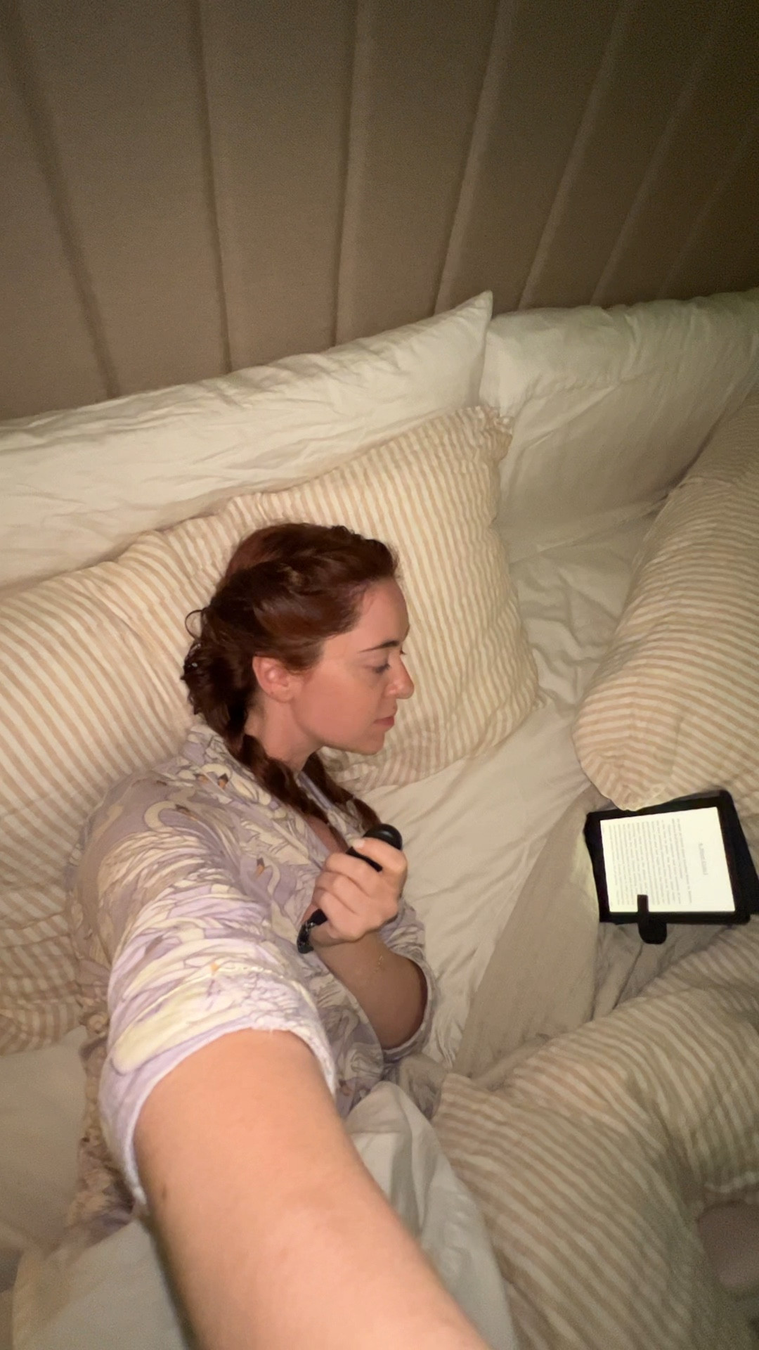 This is your sign to get the kindle and the blue tooth page turner so you can be the ultimate cozy girl 

#LTKhome #LTKsalealert #LTKVideo