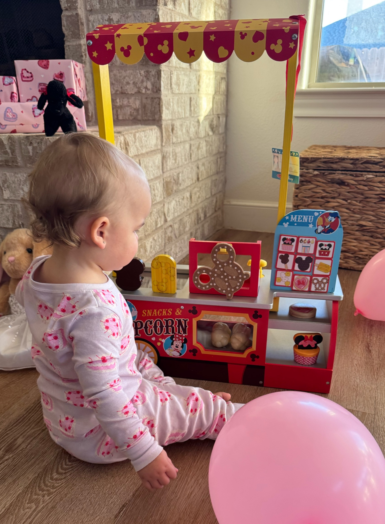 Melissa & Doug Disney Snack Stand 

#melissaanddoug #woodtoys #toddler #disney #pretendplay #target #sale

#LTKSaleAlert #LTKKids #LTKFindsUnder50