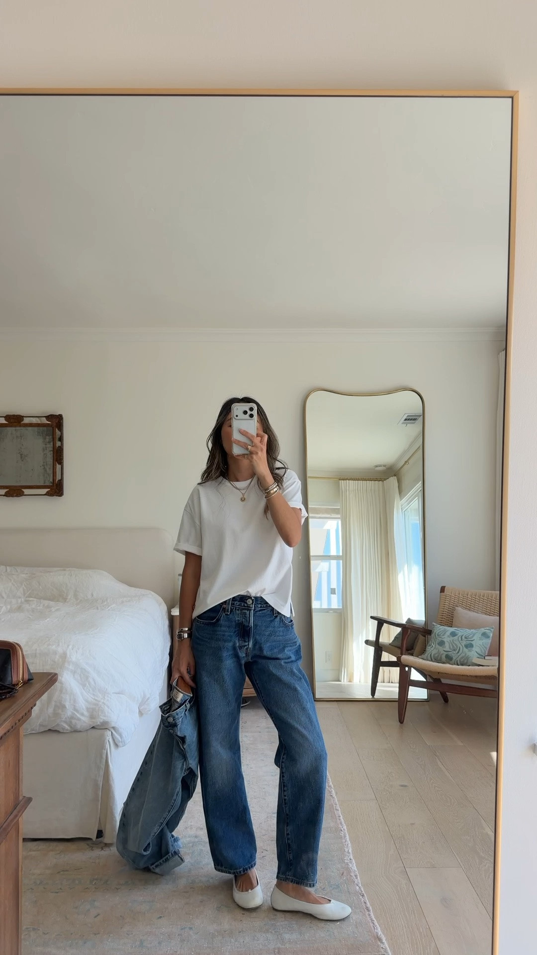 wearing:
+ 90’s jeans- shade: in love with you size 24x30
+ 90’s jeans: shade: Flash full size 25x28
+ tshirt size small 

Check out the Friends & Family Event for 30-40% Off Sitewide, sale runs through 10/04/26 @levis #LevisLTKPartner