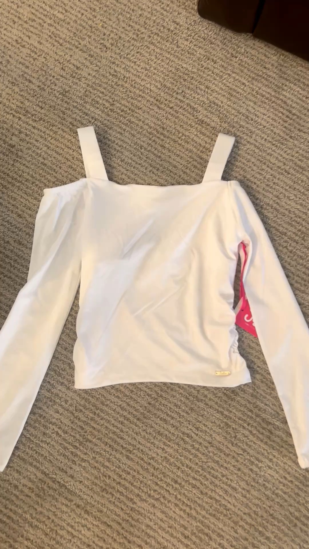 White off the shoulder shirt for teen girls. 

#teen #shirt #girls #clothes #outfitt

#LTKKids