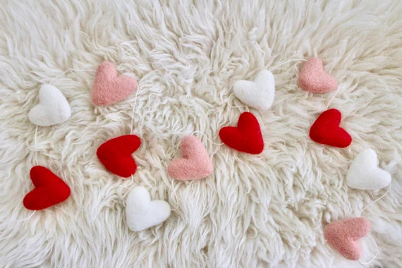Heart Felt Garland- Red, Pink, & White | Etsy (US)