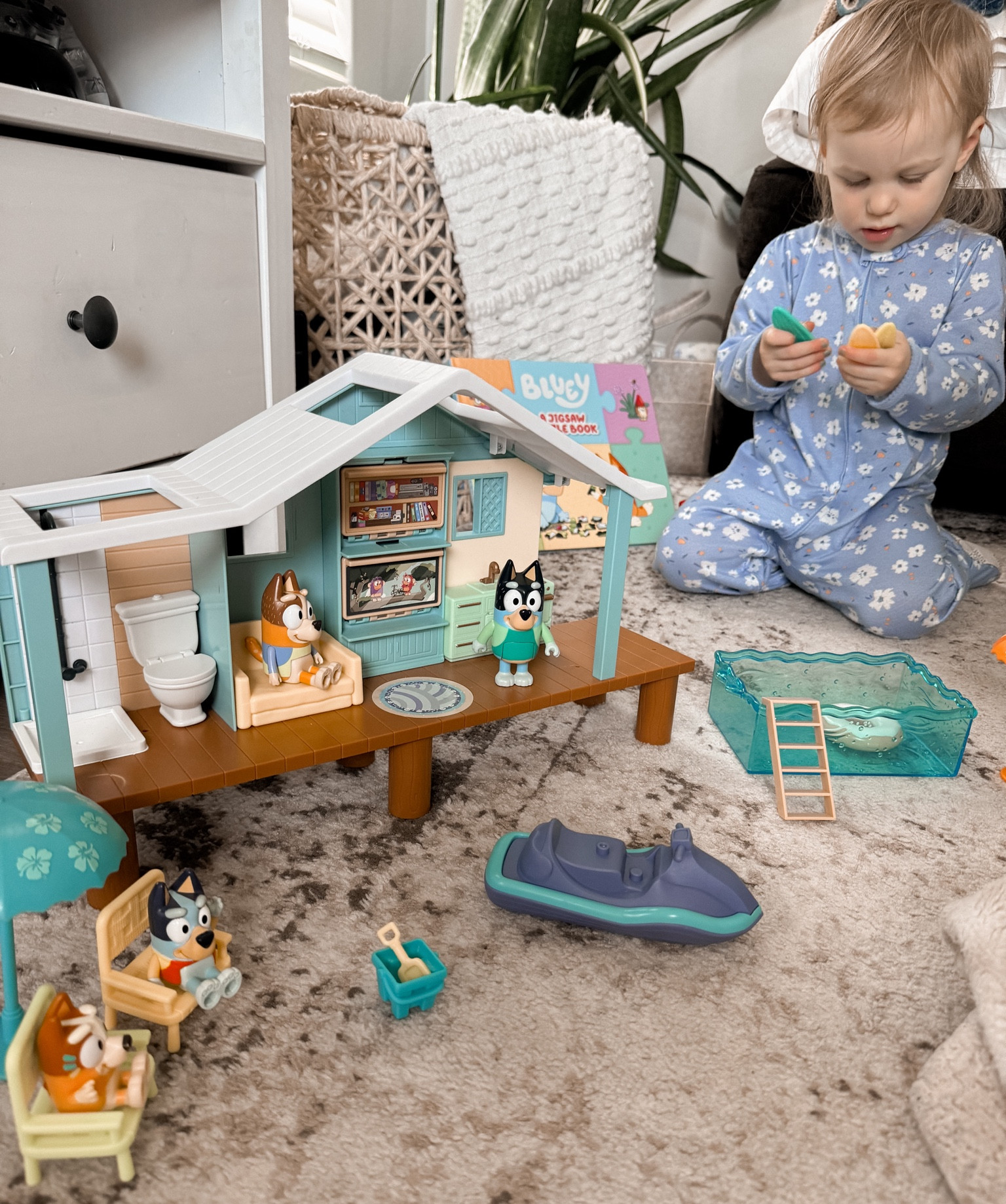 The cutest Bluey sets we got for Harper’s birthday 🩵🏄🏻

Toddler toys
Bluey playset
Target toys

#LTKFindsUnder100 #LTKKids #LTKFamily