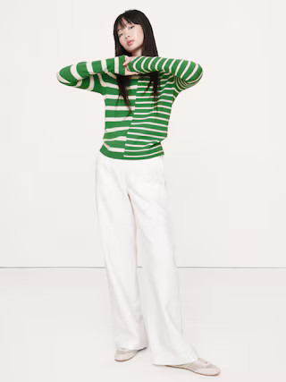 Lightweight Cashmere Crew-Neck Sweater | Banana Republic (US)