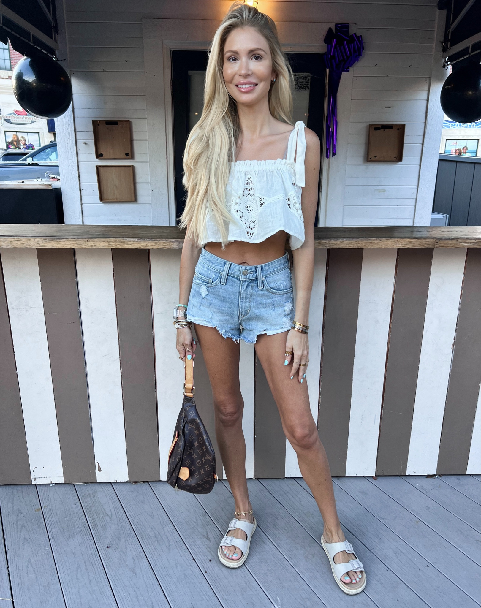 Beach outfit casual 
Crochet tie top 
Wearing size XS 
Birkenstock dupe sandal 