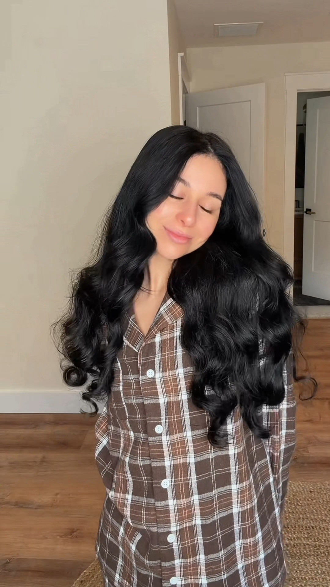 Heatless curls that actually work ☕💛✨
@sleepytie @ultabeauty 
#heatlesscurls #sleepytie #haircare #cozyroutine #morningroutine #heatlesscurls #overnightcurls #softgirl #beautyhacks #minichiquitasunshine

#LTKFindsUnder50 #LTKBeauty #LTKStyleTip