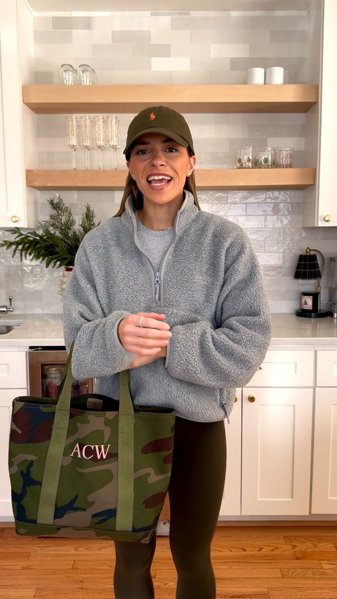 Sweatshirt size medium 

#LTKActive #LTKootd #LTKmomlife