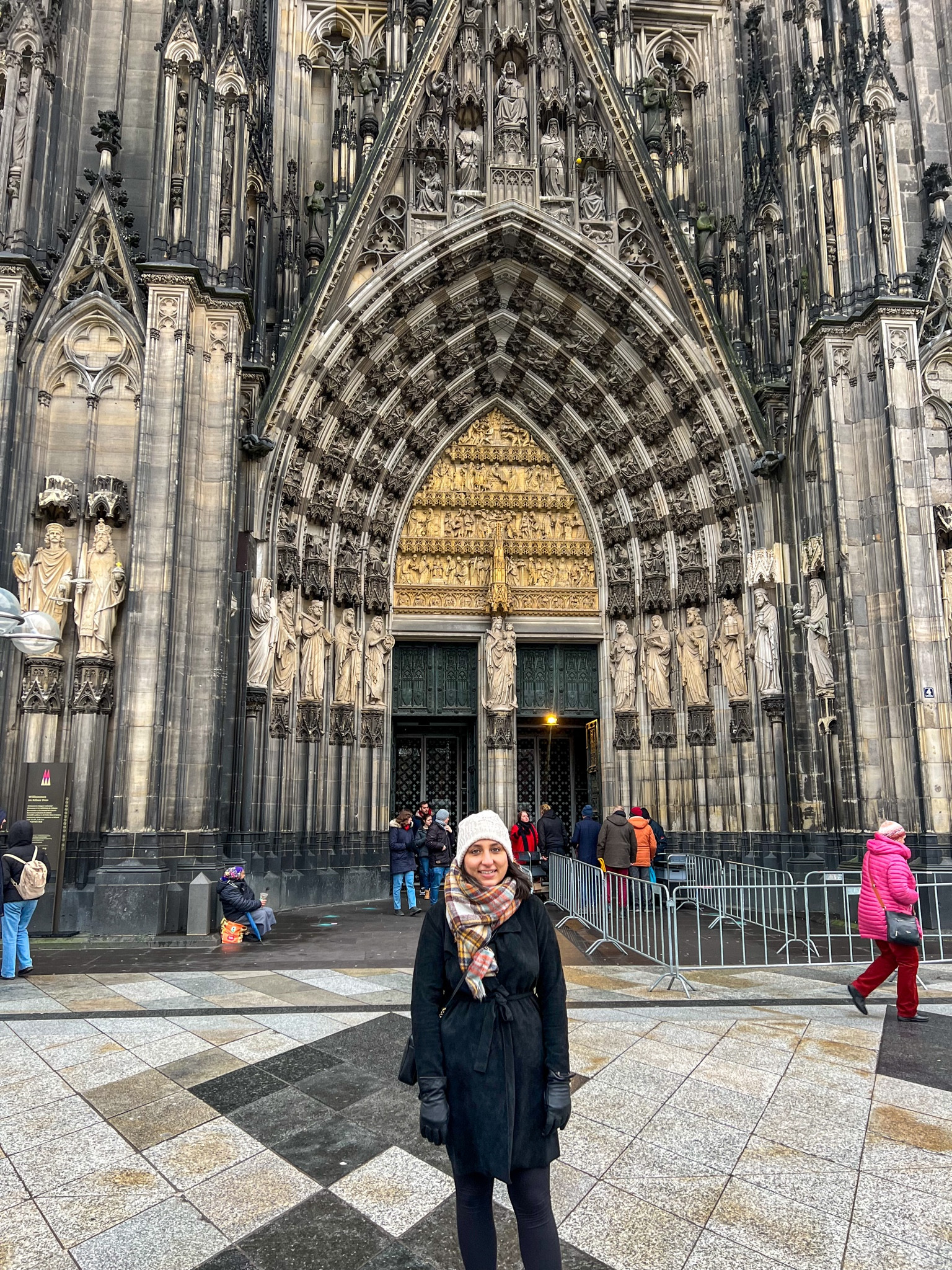 Winter feels in Germany  

#LTKSeasonal #LTKMidsize #LTKFindsUnder50