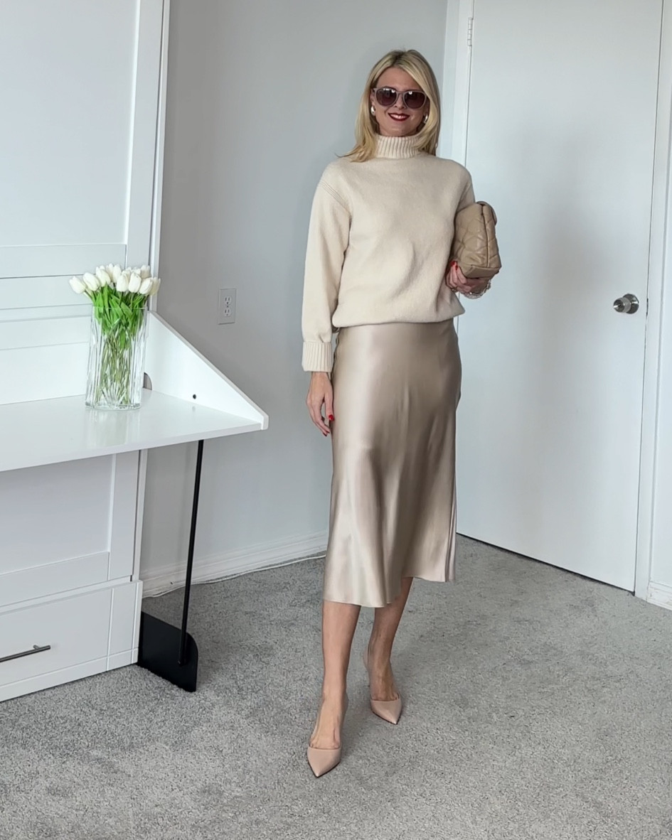 All true to size 

The Prada heels.   I typically a 7-7.5.  In this pair I wear a 7z

#LTKover40 #LTKshoecrush #LTKworkwear