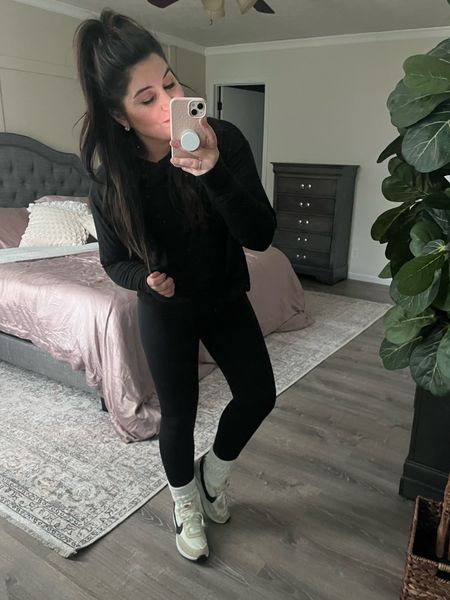 Yesterdays workout fit so I didn’t spam you with mirror pics 😜 

I just went and cycled at HOTWORX but it’s a whole thing to look put together, right?! 

These socks (yes I’m going to talk about socks) are perfect for your Uggs or tennis shoes- they slouch so you can make them as tall or as short as you want 😎 

My top is vintage @shopdawsonanddaisy but you can get a discount site wide with “lauren20” 

my leggings & sports bra that you can’t see are @astoria_activewear and “Laurenash15” saves you site wide there ❤️❤️ 


HAPPY MONDAY- ps. if you haven’t left your house yet, make your bed 🙃



#LTKstyletip #LTKfit #LTKsalealert