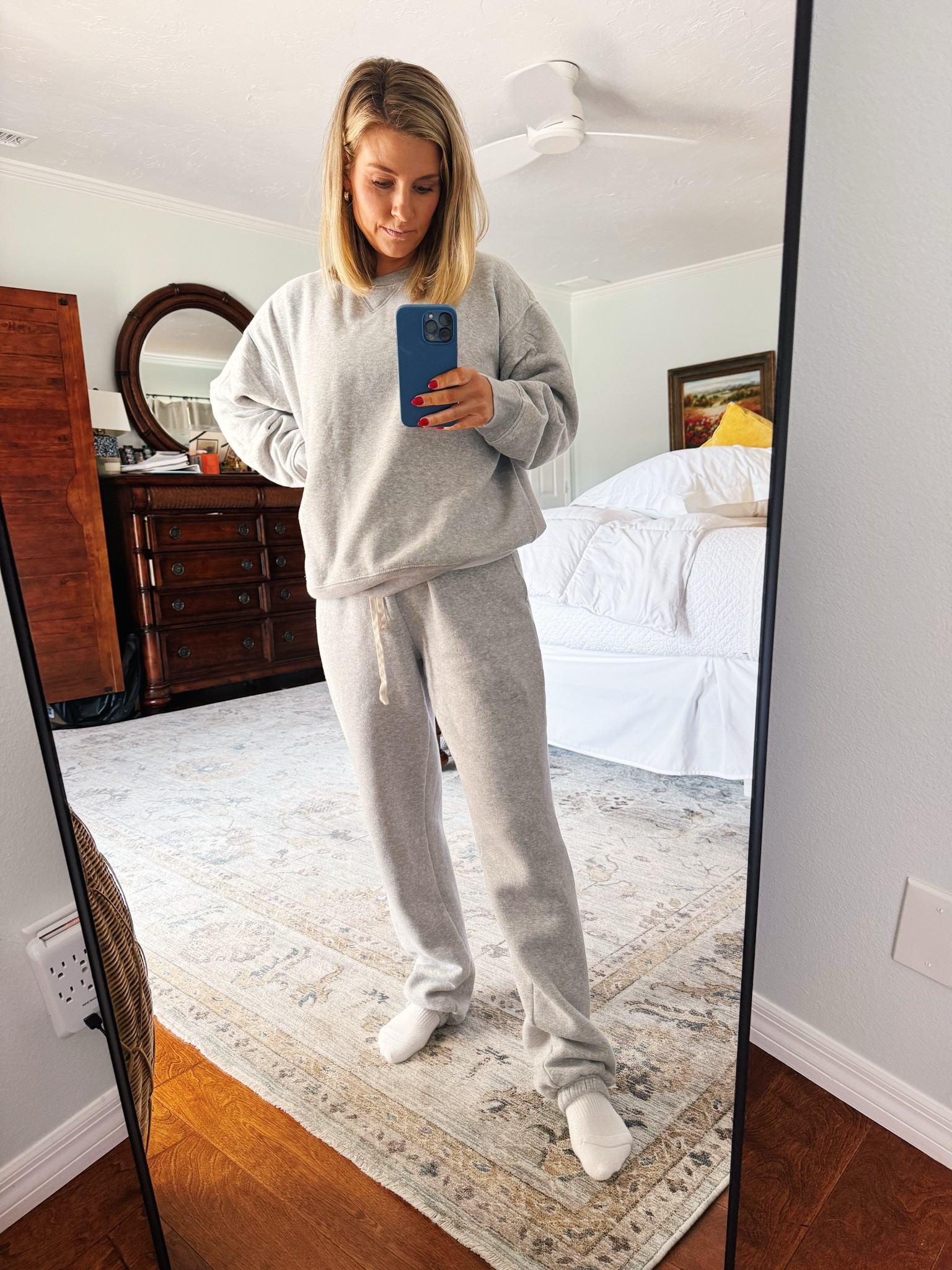 Cozy, thick, soft matching sweat suit

#LTKGiftGuide #LTKHoliday #LTKSeasonal
