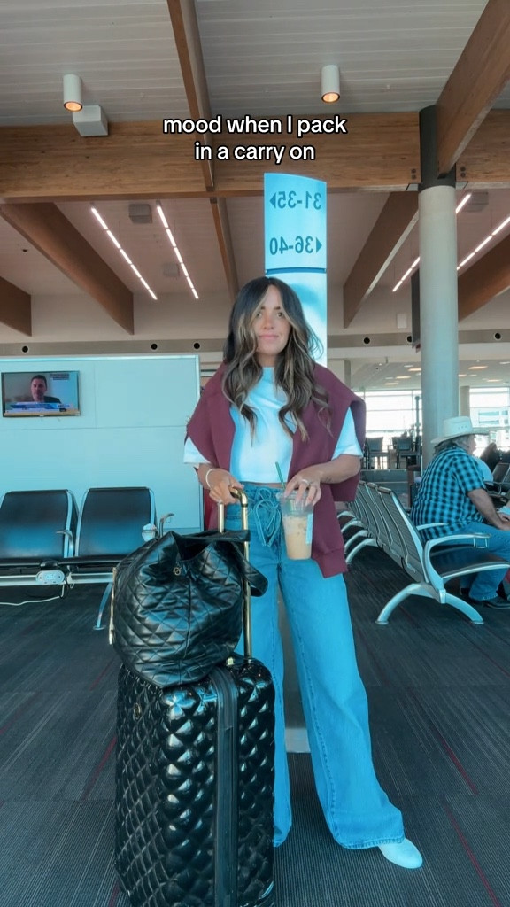 Travel outfit - outfit inspo - casual outfit 

#LTKStyleTip #LTKSeasonal