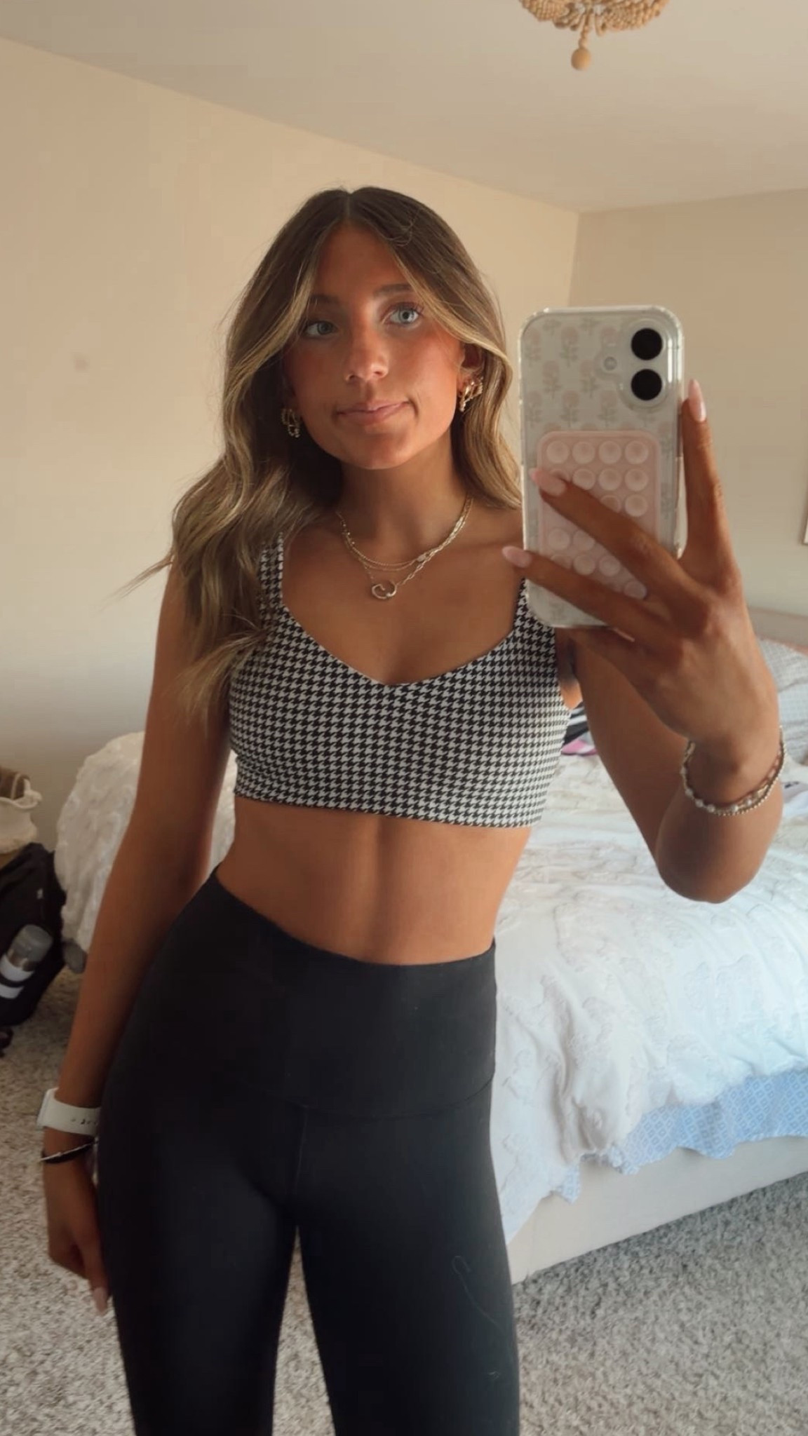 day 24/30: everyday outfits 🤍 don’t miss out on this bra from abercrombie!! the cutest activewear & sets, selling fast so get it before it’s gone!! 

#LTKfitnessgoals #LTKootd #LTKActive