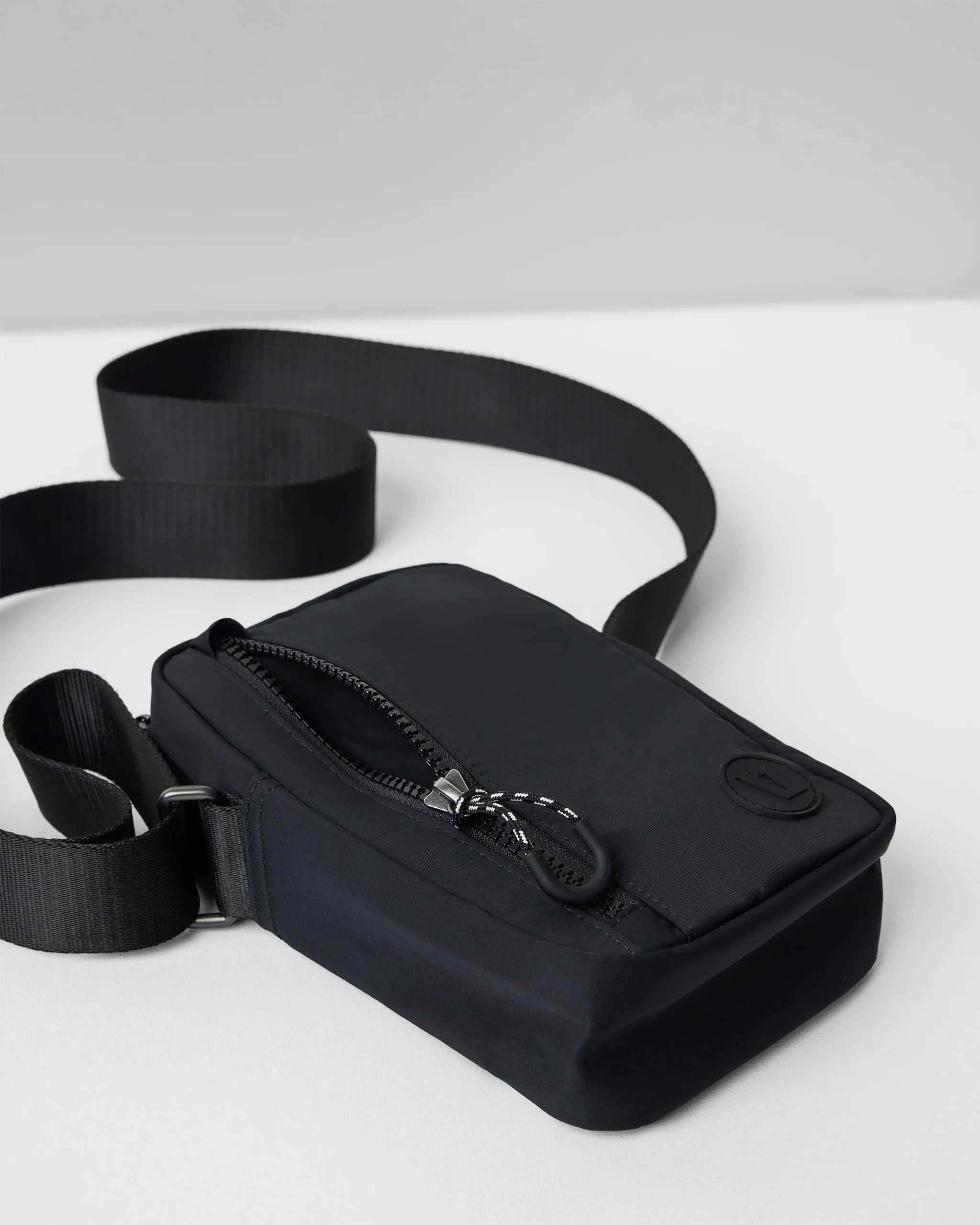 All Around Crossbody | Vuori Clothing (US & Canada)