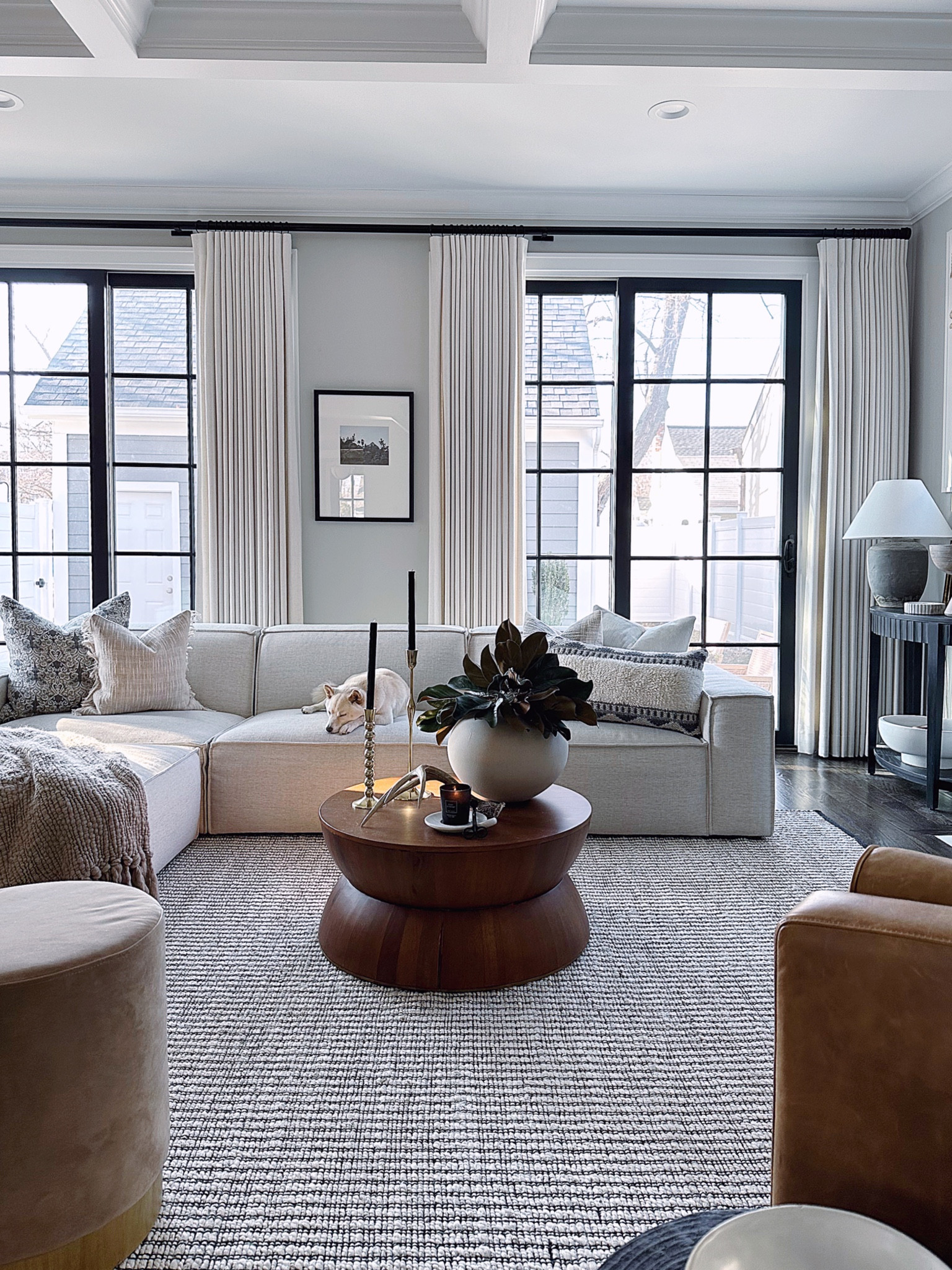 Living room inspiration. Best selling area rug, coffee table, home decor


#LTKstyletip #LTKsalealert #LTKhome