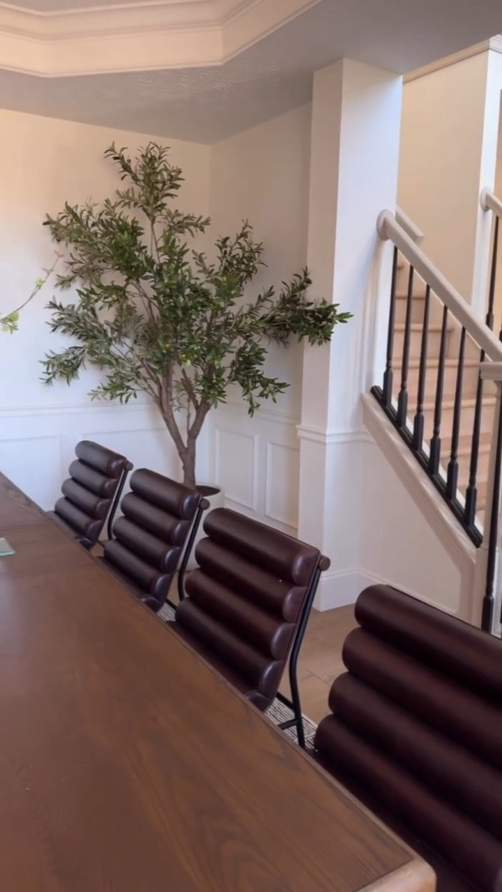 The quality of @denver_modern is unmatched! After hosting the holidays with light chairs I was in search of leather chairs for the easy upkeep. The moment I saw these Dever modern chairs, I knew they were exactly what this space needed.

I love the richness of the leather and the warmth they bring to the room. They add depth, elevate the space, and still feel durable enough for everyday life — spills, snacks, and all. It’s the perfect balance of beautiful and functional, which is exactly what I aim for in our home.

This space finally feels complete… elevated, lived-in, and made for gathering 🤍

#mydenvermodern #dinningroom #dinningchair #home #kitchendesign