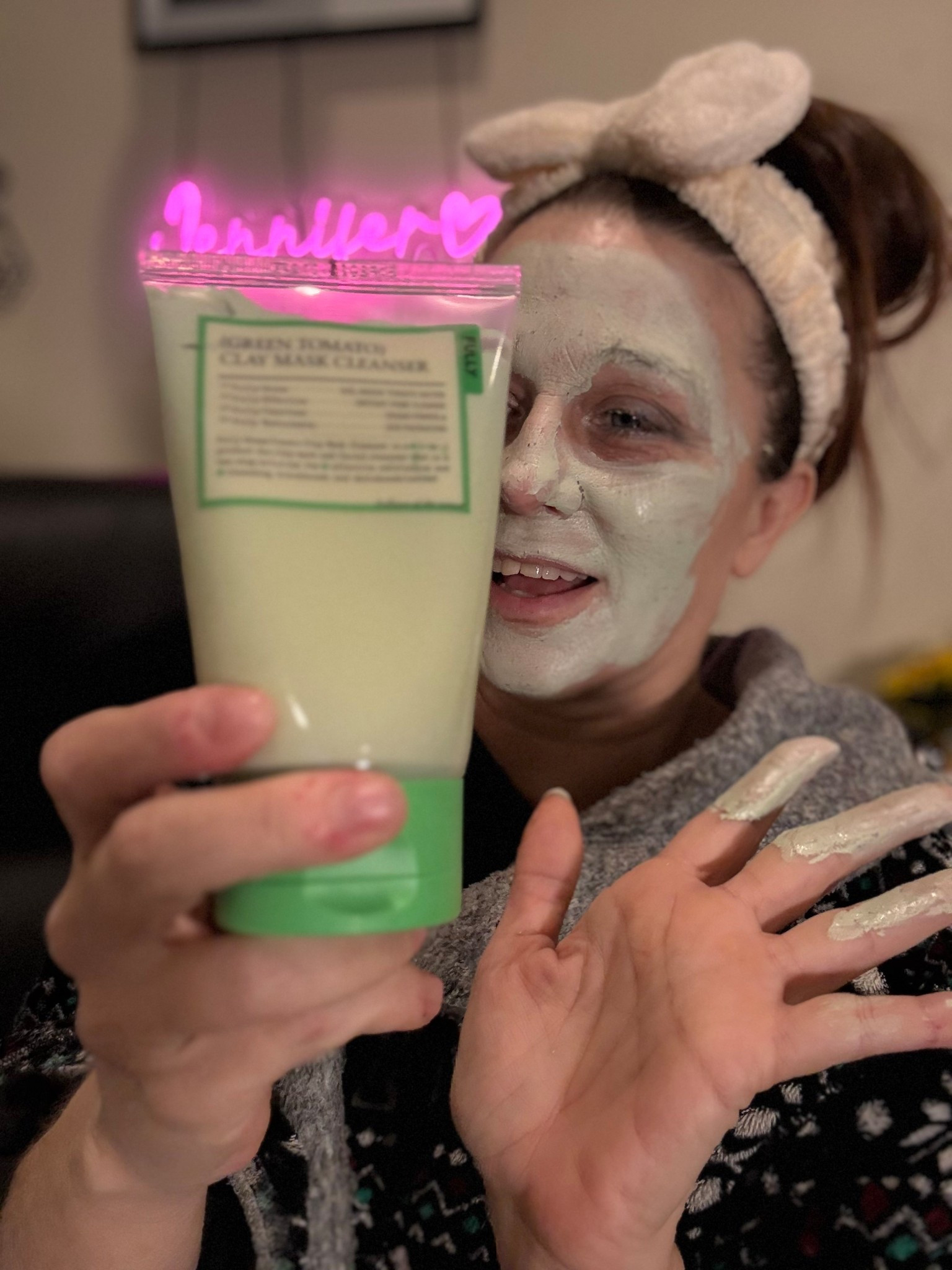 If Cardi B recommends it, you know I had to secure the bag! 💸✨

I finally got my hands on the FULLY Green Tomato Clay Mask Cleanser after seeing it was her top pick for a 2-minute pore detox, and it does not disappoint. If you struggle with stubborn blackheads or that midday shine, this K-Beauty hero is a total game-changer for your 2026 skincare lineup.

What makes this special:

Fast Results: It only takes 2 minutes to deeply clear out sebum and impurities.

Elasticity Boost: With 49% Green Tomato Extract, it actually helps tighten the appearance of pores rather than just cleaning them.

Gentle Glow: It’s vegan and fragrance-free, so it gives you that "glass skin" look without any irritation.

#liketkit #LTKbeauty #CardiBPick #KBeauty #PoreDetox #GreenTomatoMask #SkincareRoutine #2026Glow #GlassSkin

#LTKBeauty #LTKgrwm #LTKOver40