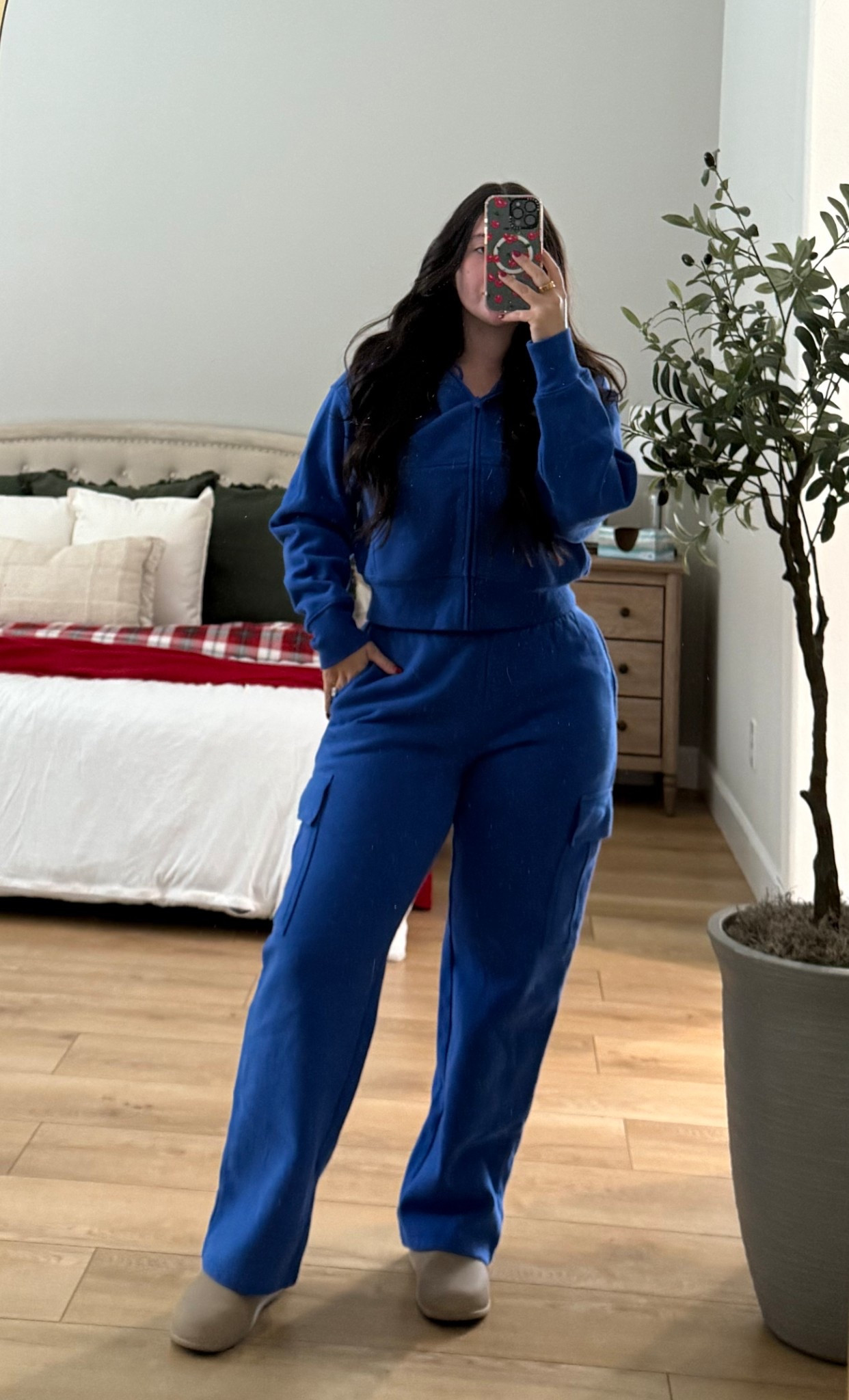 New set I got from Aritzia!
Size small jacket & medium sweats 

#aritzia #lounge @aritzia 

#LTKfitnessgoals #LTKgrwm #LTKootd