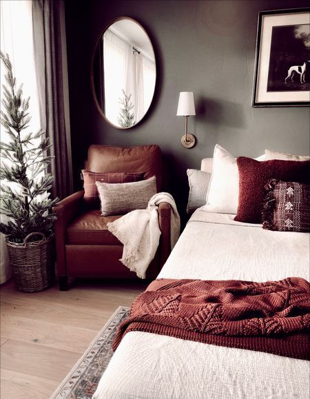 Guest bedroom holiday touches

#LTKhome #LTKHoliday #LTKSeasonal