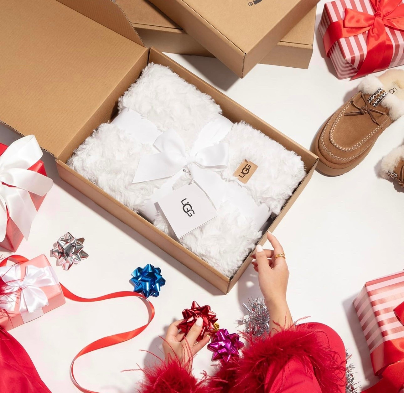 The coziest gift idea just went on MAJOR sale 🤍✨This UGG plush throw is is 42% off right now — only $54.89! Perfect for gifting… or keeping for yourself 😉 Cozy season isn’t complete without it. Available in white, gray & brown.  Linking it for you!!

#LTKHoliday #LTKSaleAlert #AmazonHomeFinds #GiftGuide2024 #CozySeasonMustHaves

#LTKHoliday #LTKGiftGuide