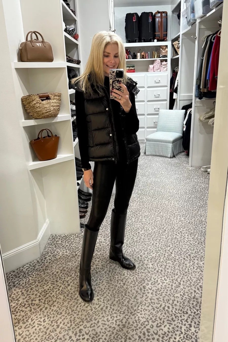 Winter style on repeat  

#LTKSeasonal #LTKFindsUnder100 #LTKOver40