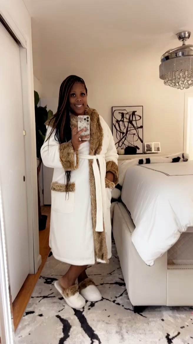 My bedroom robe and bed slippers are on sale 
Cozy vibes 
Robe
Warm clothing 
Winter attire 
Pottery barn

#LTKsalealert #LTKbeauty #LTKHoliday