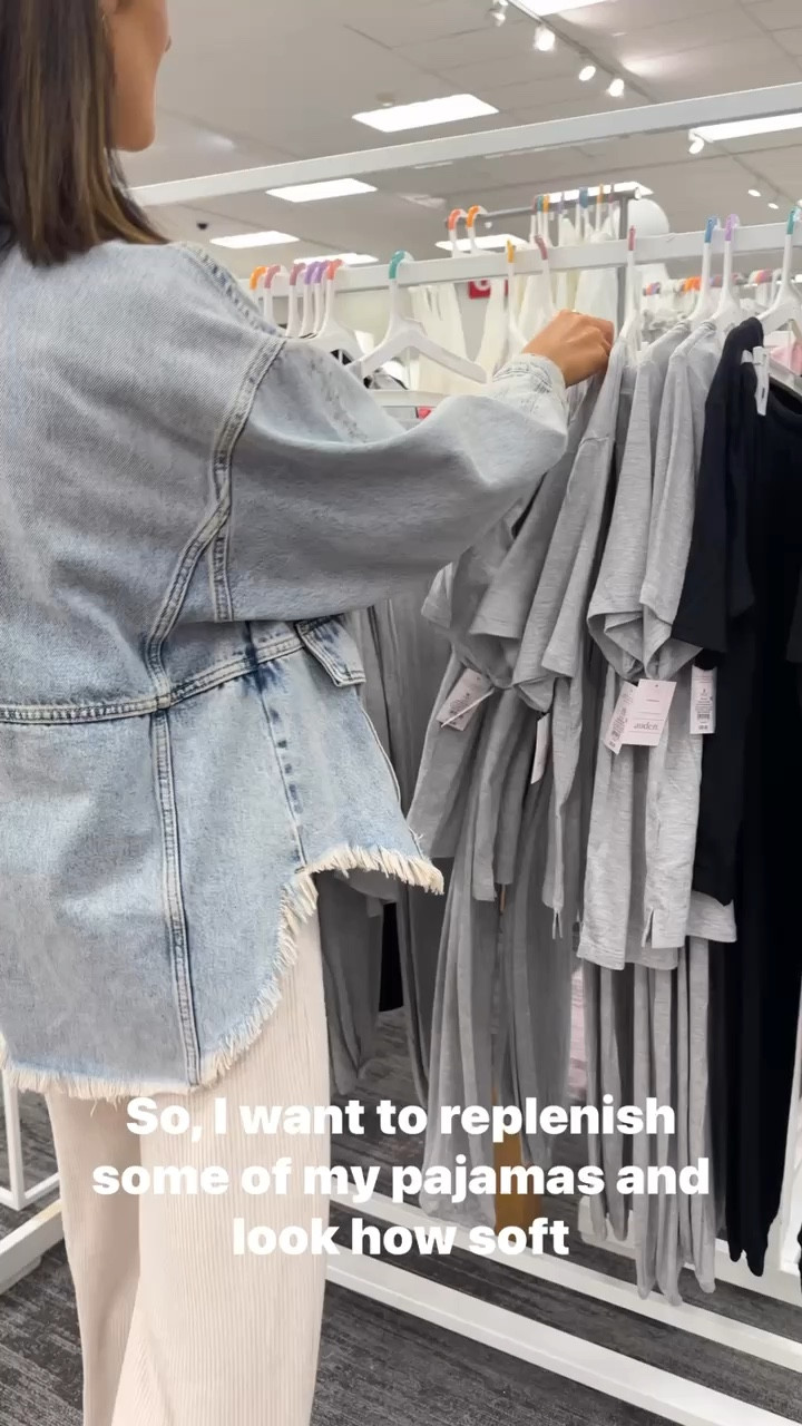 It was time to get new pjs and these are so incredibly soft on the skin! #targetfinds #targethaul #stylinbyaylin #aylin

#LTKVideo #LTKSeasonal #LTKStyleTip